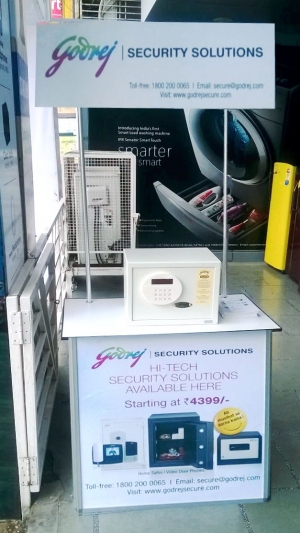  - Portable Promoter Table